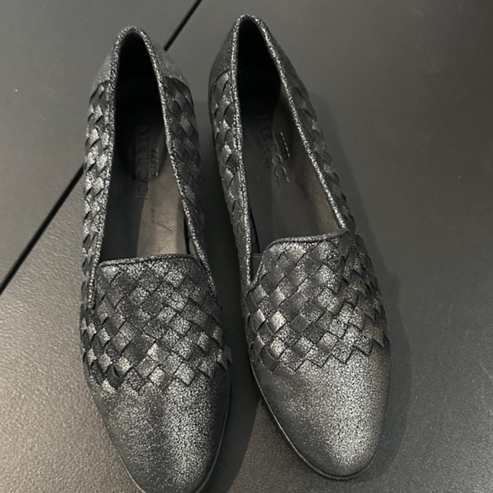 Sesto Mieucci size 9 M Metallic slip on black flats with nonslip sole